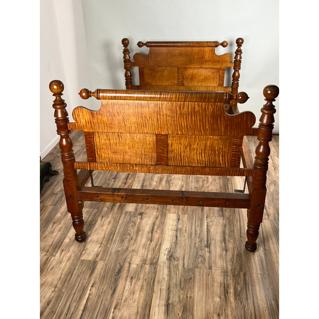 Antique Federal Period Solid Tiger Maple Cannonball Bed c. 1830