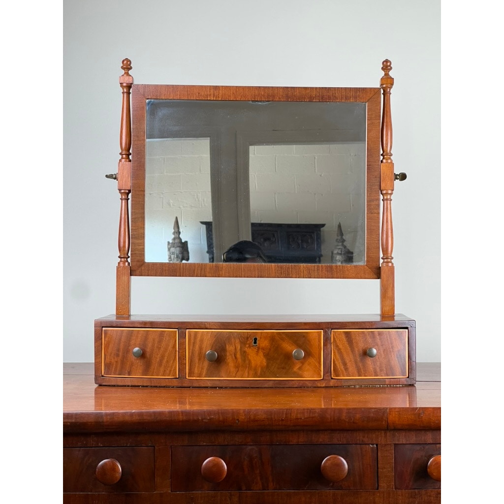 Antique Federal bow front mahogany shaving mirror with three drawers