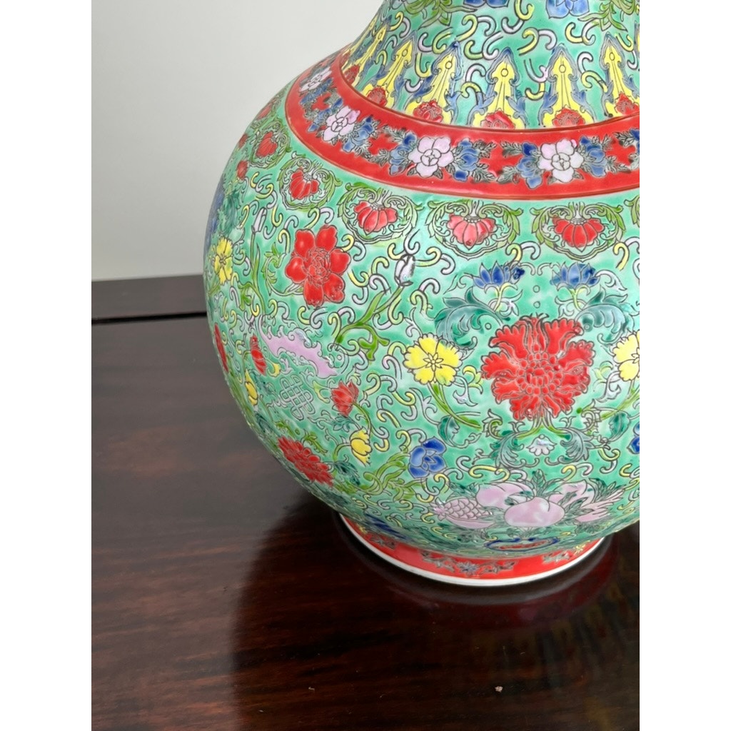 Antique Qing Dynasty Famille Rose Chinese Porcelain Vase with Qianlong Marking
