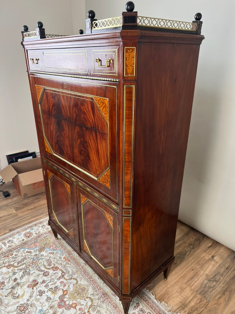 Secrétaire à abattant d'époque French Louis XVI Style Secretary c. Late 19th Century