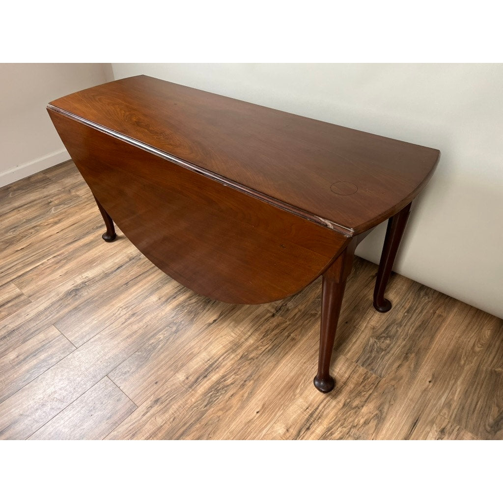 Antique George III Mahogany Large Oval Drop Leaf Dining Table c. Early 19th C.