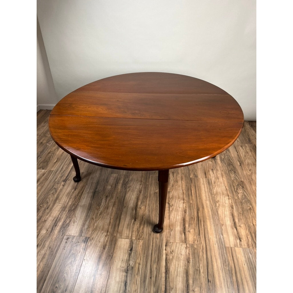 Antique George III Mahogany Large Oval Drop Leaf Dining Table c. Early 19th C.