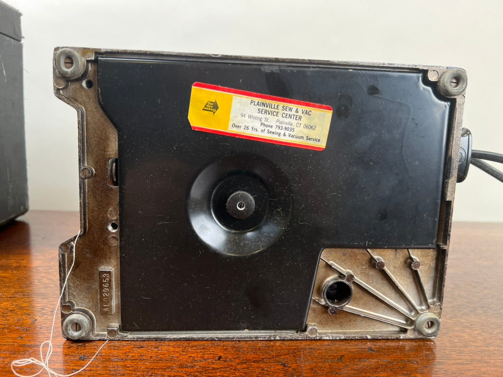 1952 Model 221 Singer Featherweight Sewing Machine with Case