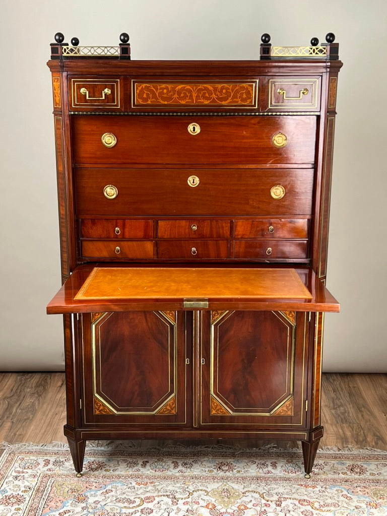 Secrétaire à abattant d'époque French Louis XVI Style Secretary c. Late 19th Century