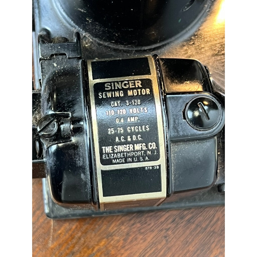 1952 Model 221 Singer Featherweight Sewing Machine with Case