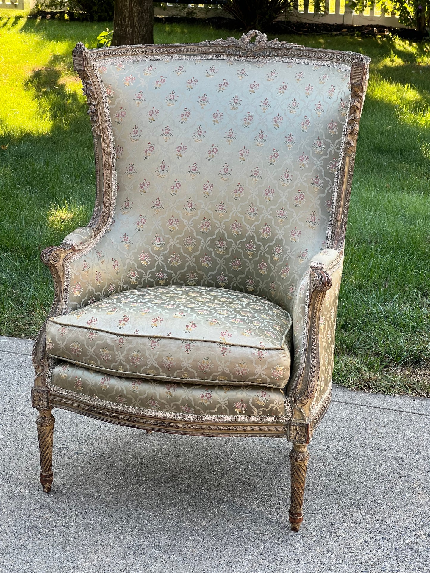 Antique Louis XVI Style Bergere Chair in Pale Silk
