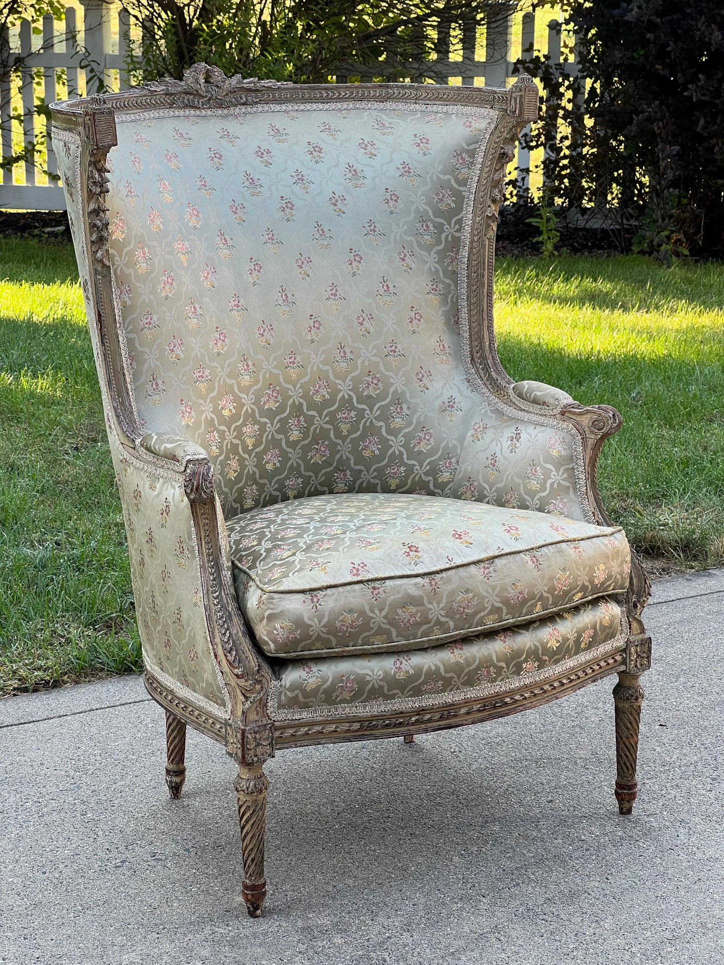 Antique Louis XVI Style Bergere Chair in Pale Silk