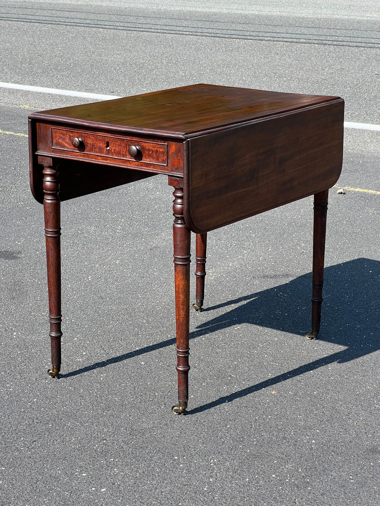 Antique Mahogany George III Sheraton Drop Leaf Table c. Late 18th Century