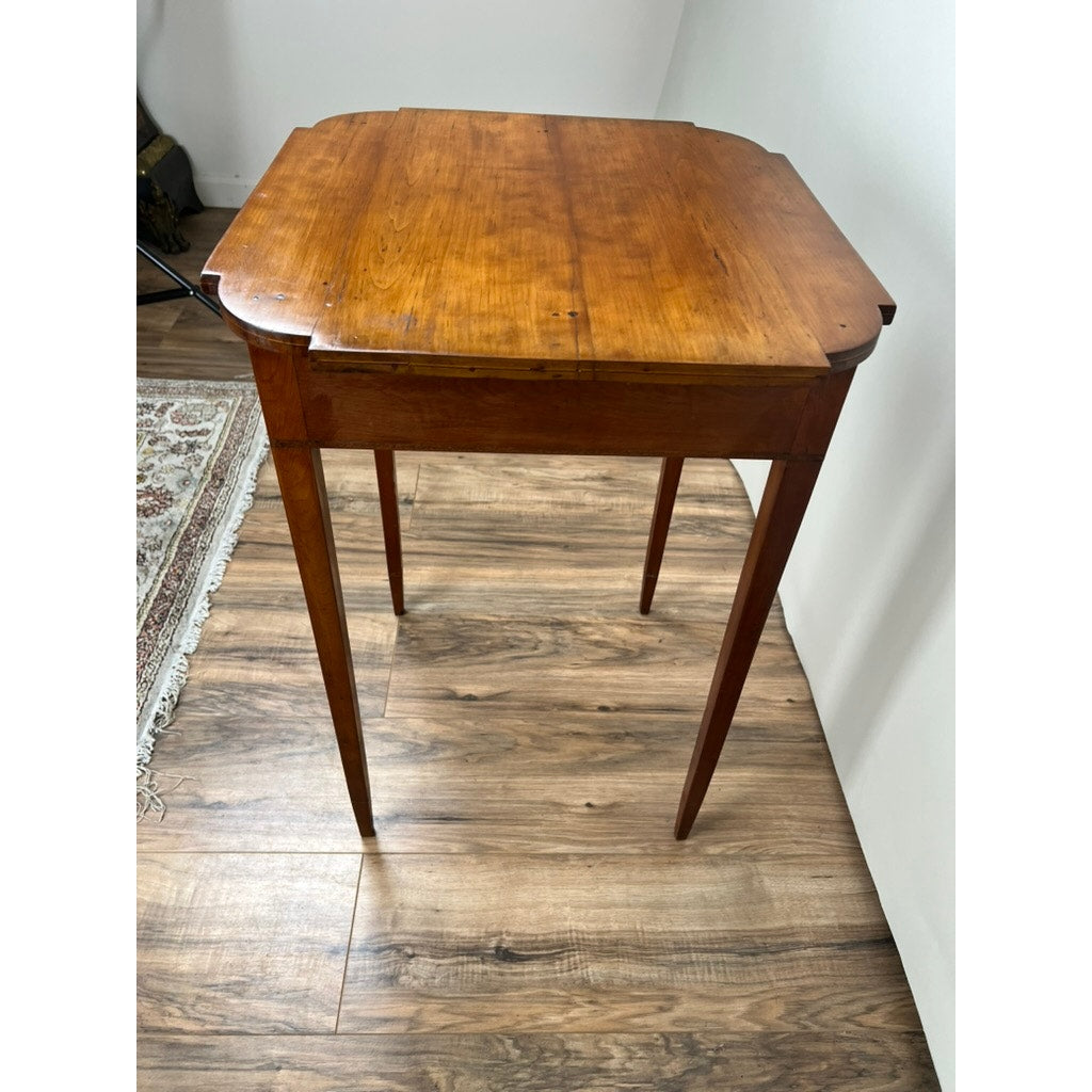 Fine Antique Federal Period Cherry One Drawer Hepplewhite Stand c. 1820