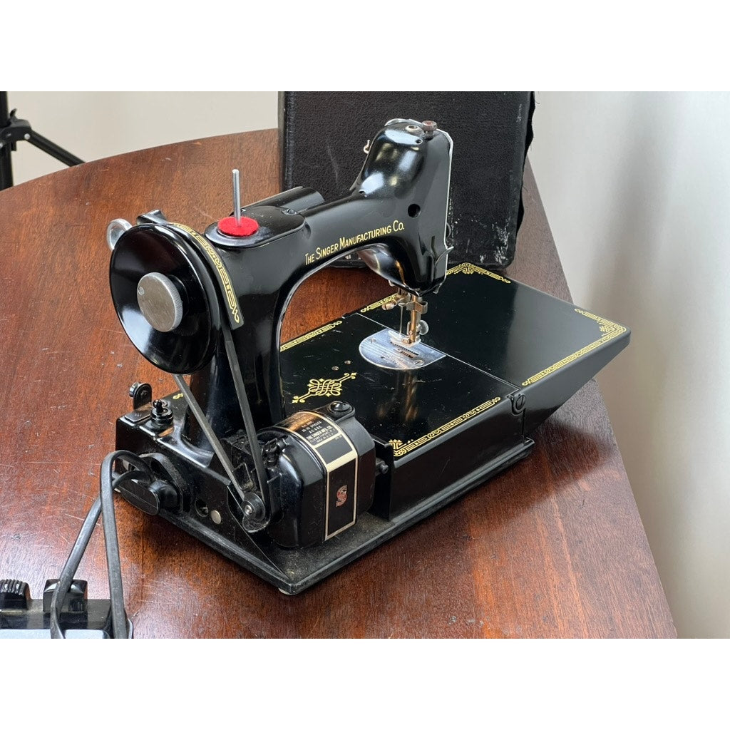 1952 Model 221 Singer Featherweight Sewing Machine with Case