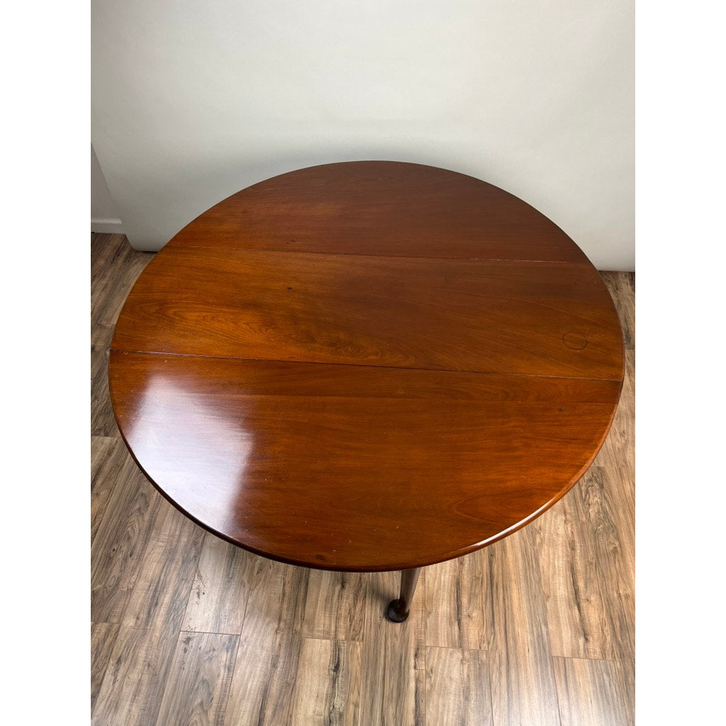 Antique George III Mahogany Large Oval Drop Leaf Dining Table c. Early 19th C.