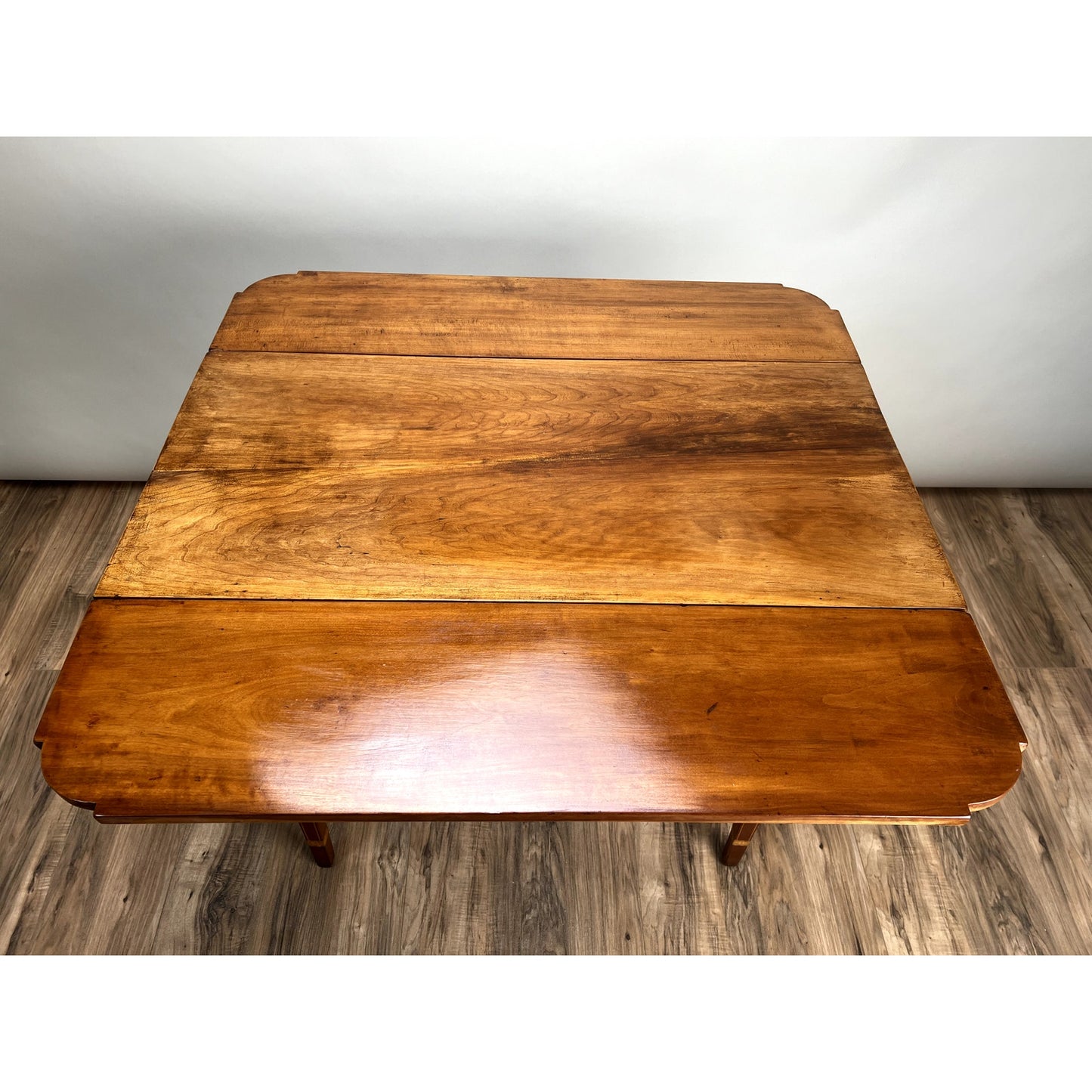 Antique Hepplewhite inlaid Maple Drop Leaf Table c. Early 19th C.