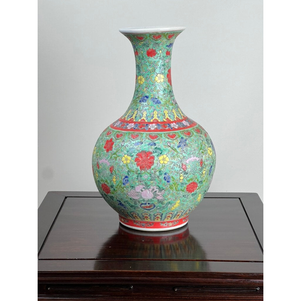 Antique Qing Dynasty Famille Rose Chinese Porcelain Vase with Qianlong Marking