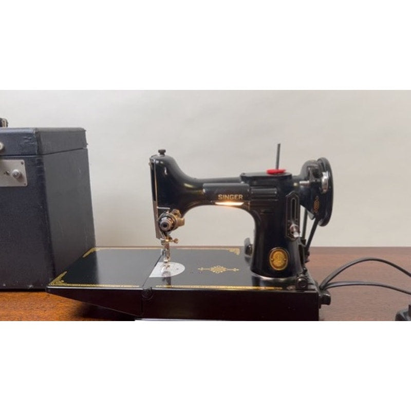 1952 Model 221 Singer Featherweight Sewing Machine with Case
