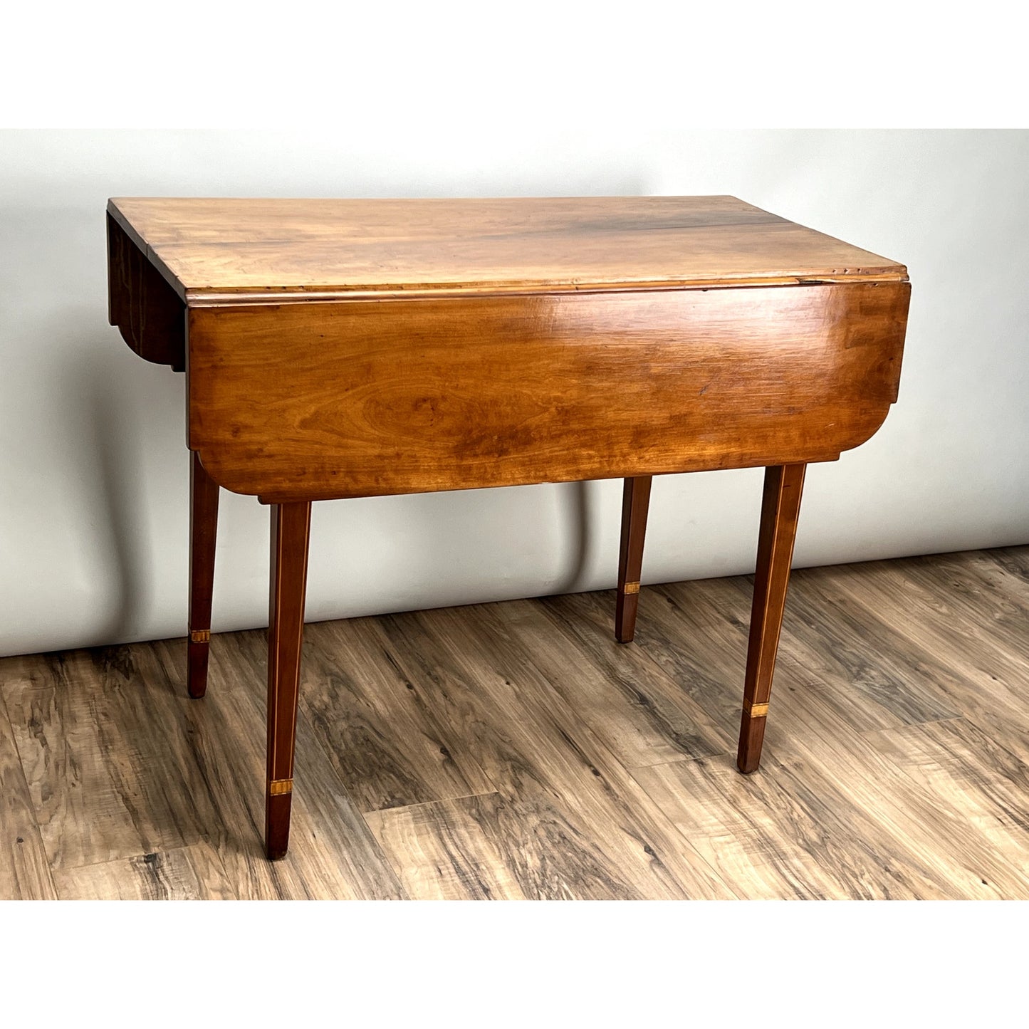 Antique Hepplewhite inlaid Maple Drop Leaf Table c. Early 19th C.