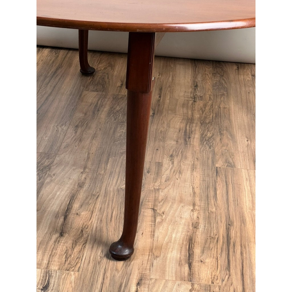 Antique George III Mahogany Large Oval Drop Leaf Dining Table c. Early 19th C.
