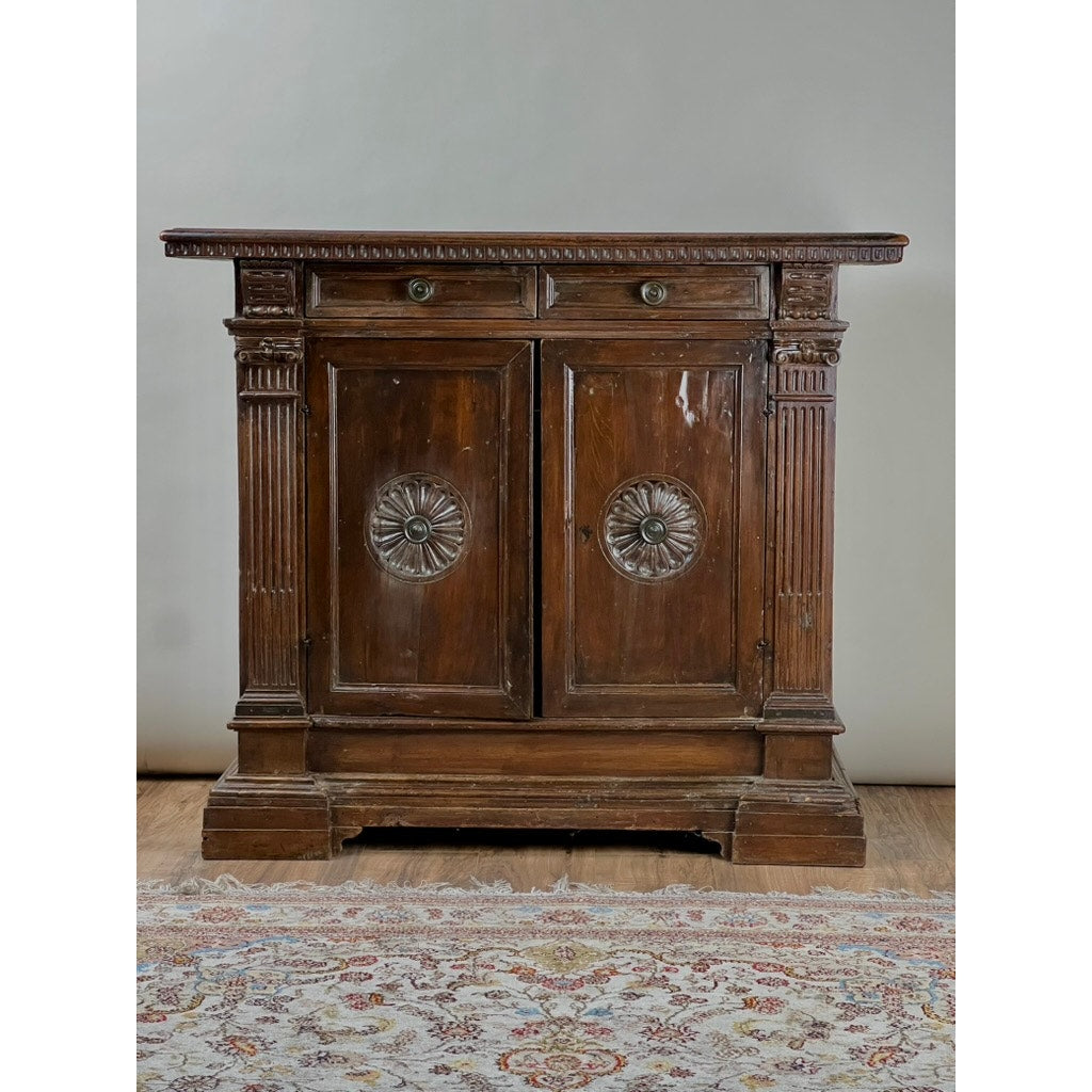 Antique Late 17th/Early 18th Century Italian Renaissance Walnut Credenza