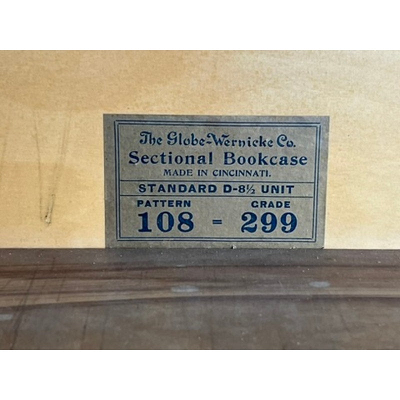 Antique c.1920 oak two stack Globe-Wernicke barrister bookcase, in nice antique condition.
