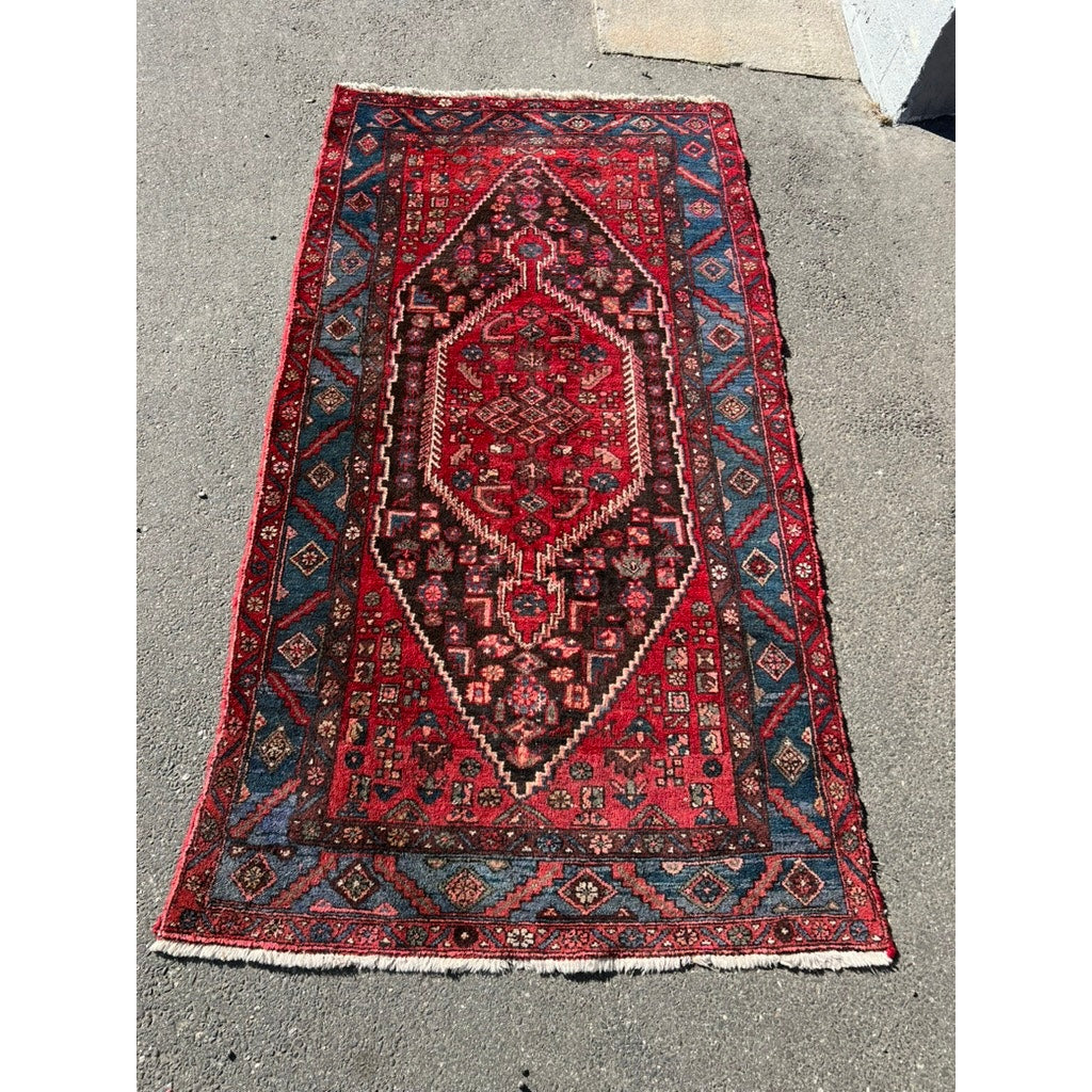 Vintage Tribal Shiraz Persian Area Rug 4’5 x 8’7