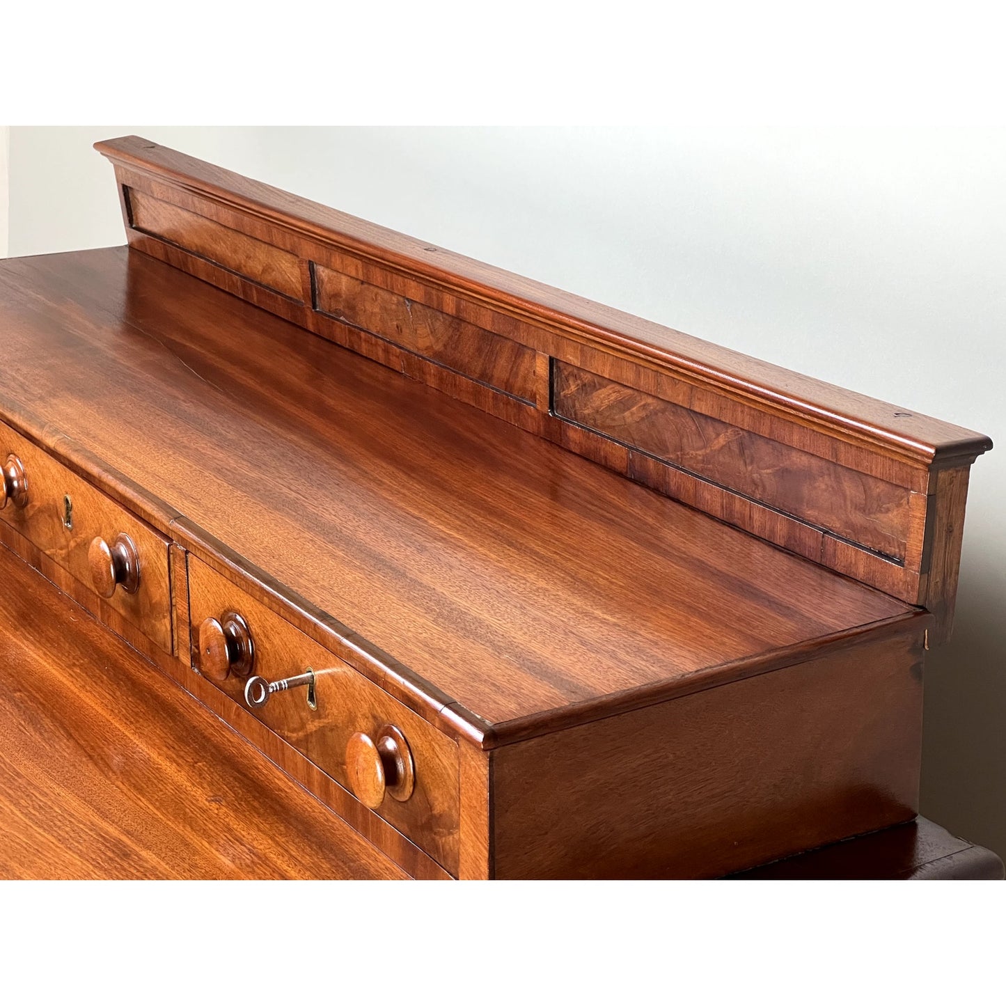 Antique Mahogany Sheraton Deck Top Eight Drawer Chest c. 1814