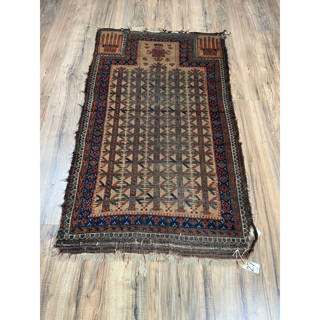Early Antique Baluch Prayer Rug with Rare Comb Motif, Northeast Persia, c. Early 19th Century – 2’6 x 4’5