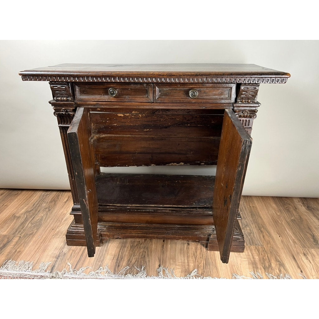 Antique Late 17th/Early 18th Century Italian Renaissance Walnut Credenza