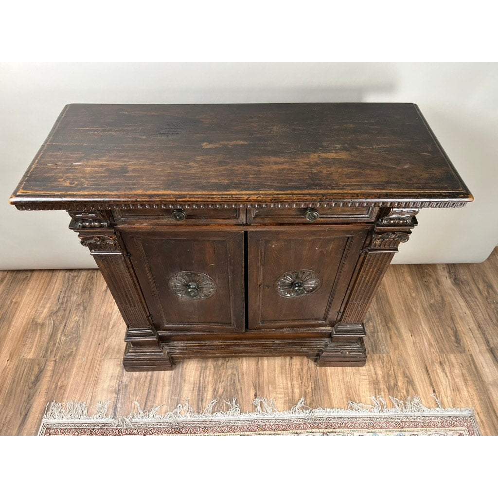 Antique Late 17th/Early 18th Century Italian Renaissance Walnut Credenza