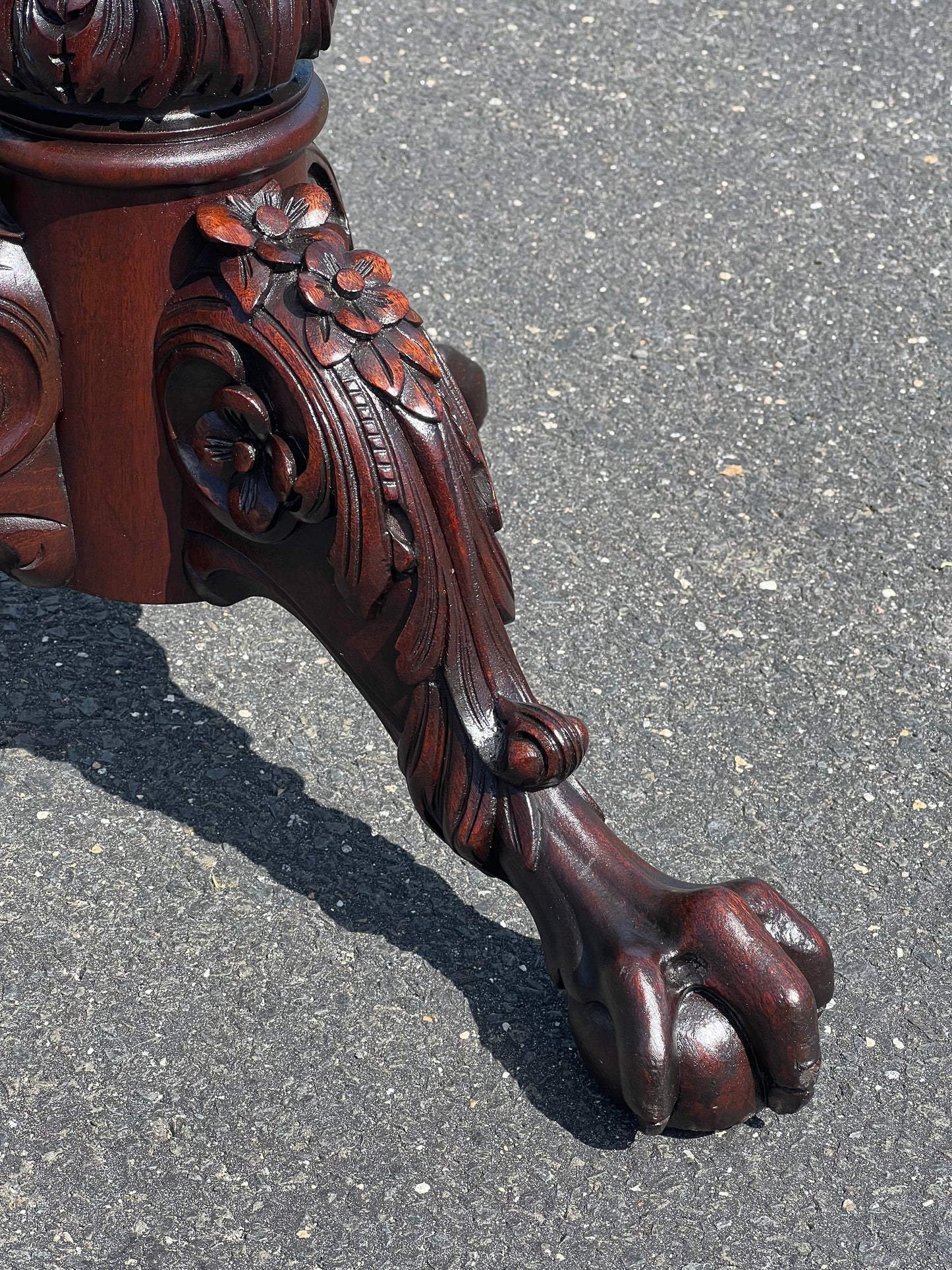 Antique Chippendale Flame Mahogany Tilt Top Table with Great Carved Pedestal