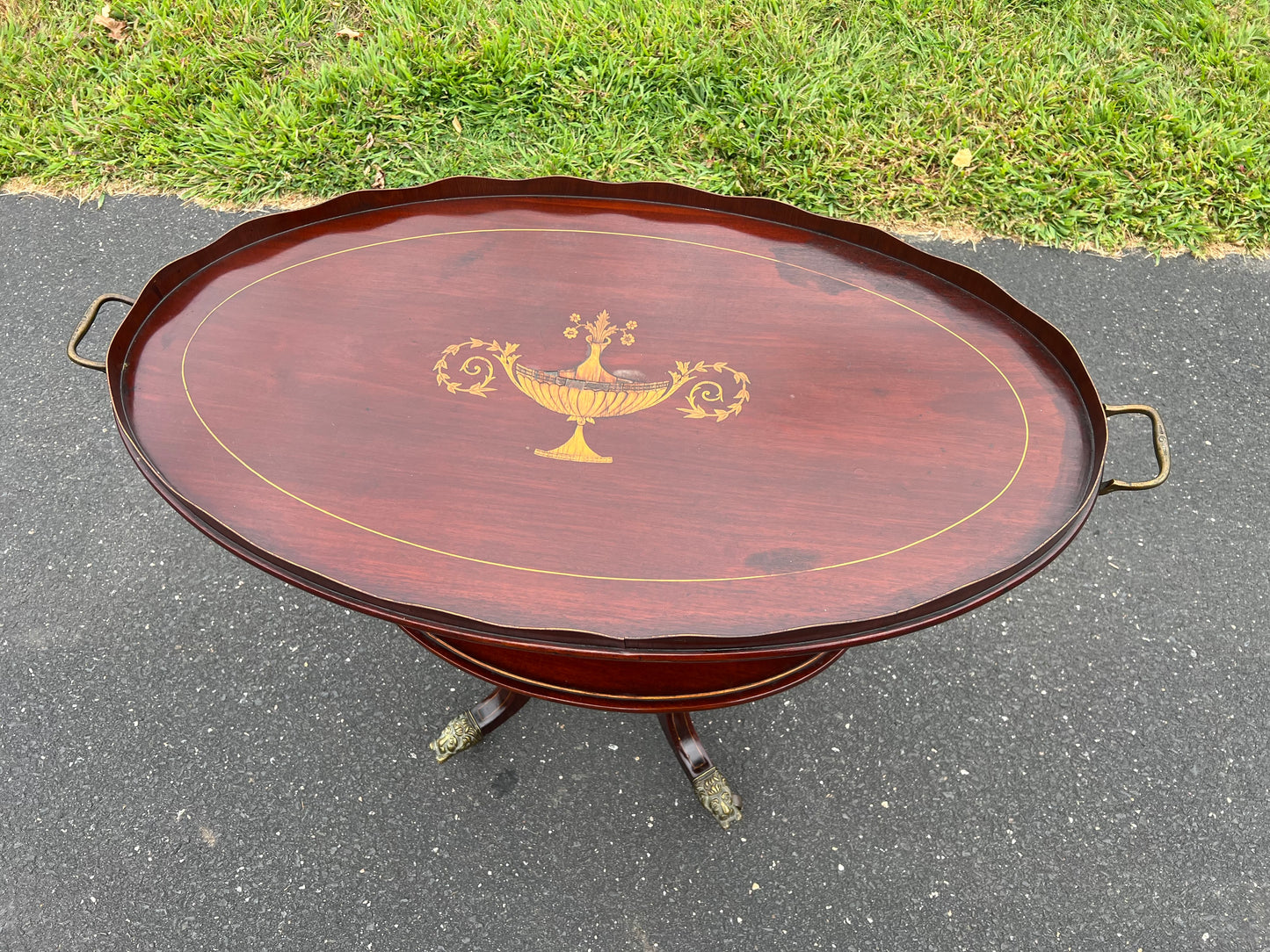 Antique English Regency Lions Foot Inlaid Pie Crust Table c. 1820