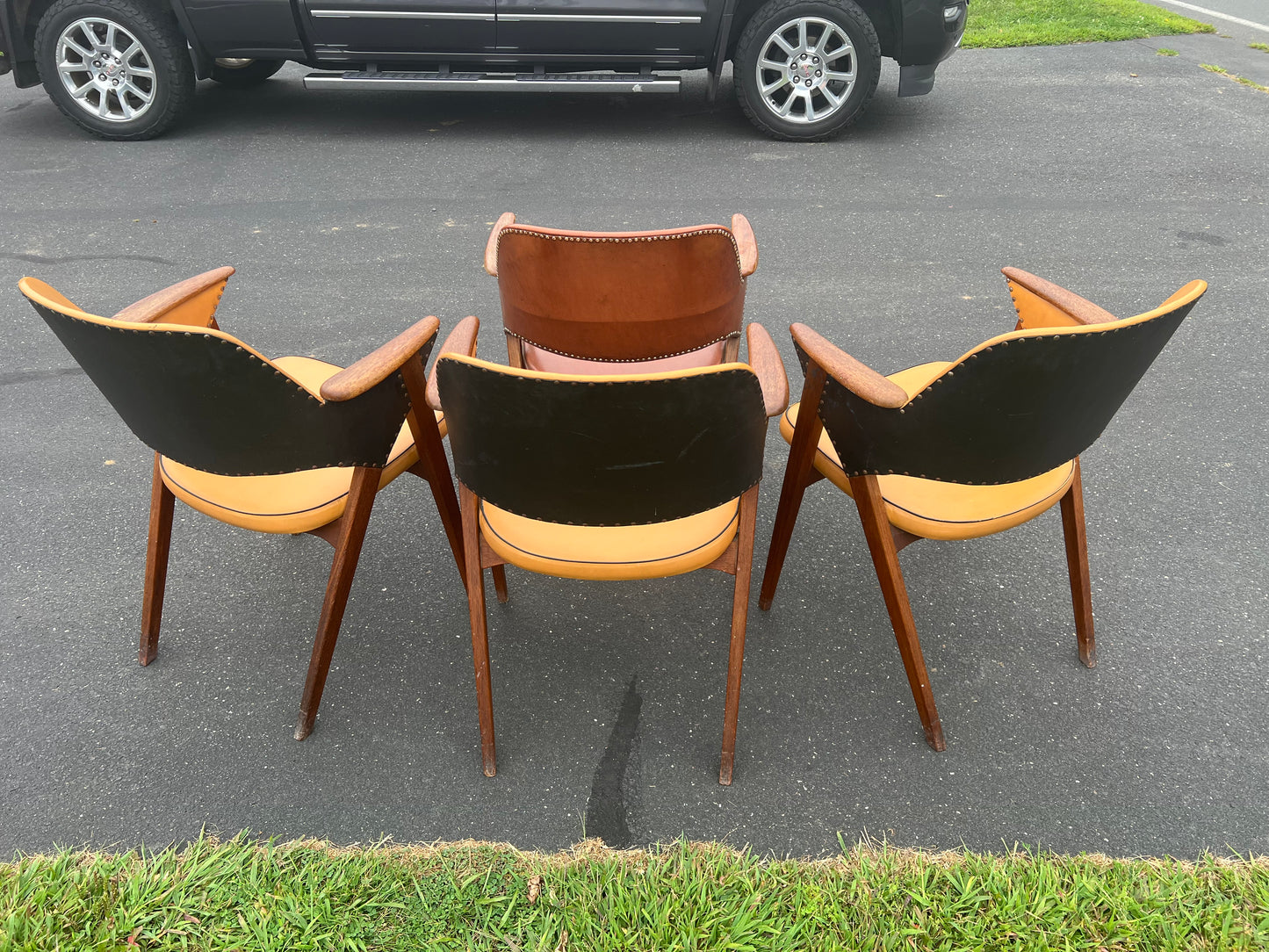 Set of Four Danish Modern Midcentury Teak Armchairs by Mobler Danmark