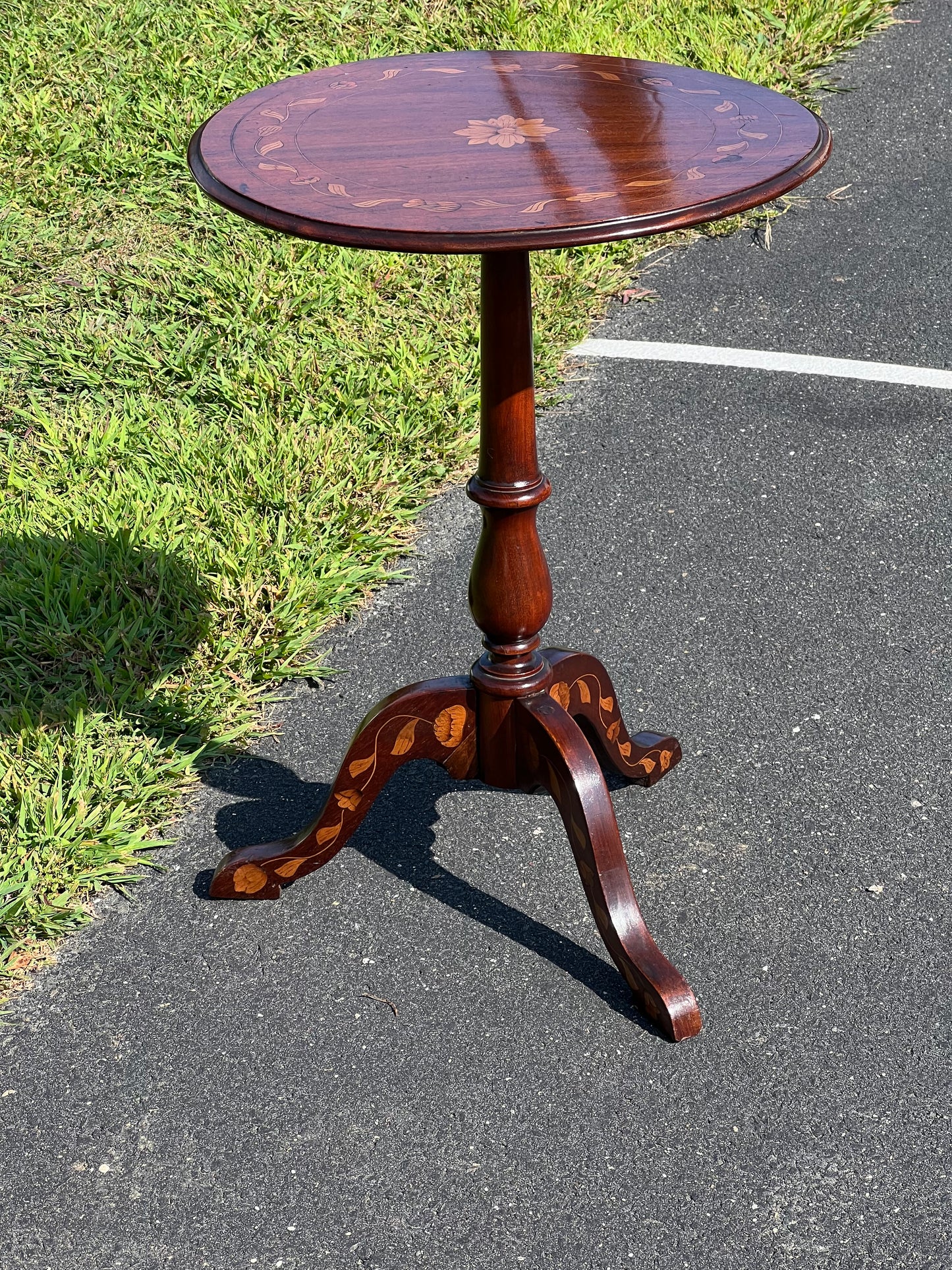 Antique 19th Century Bellflower Inlaid Mahogany Tilt Top Stand