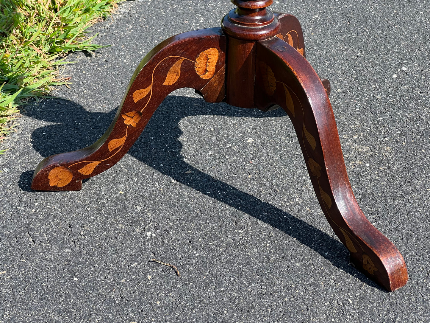 Antique 19th Century Bellflower Inlaid Mahogany Tilt Top Stand