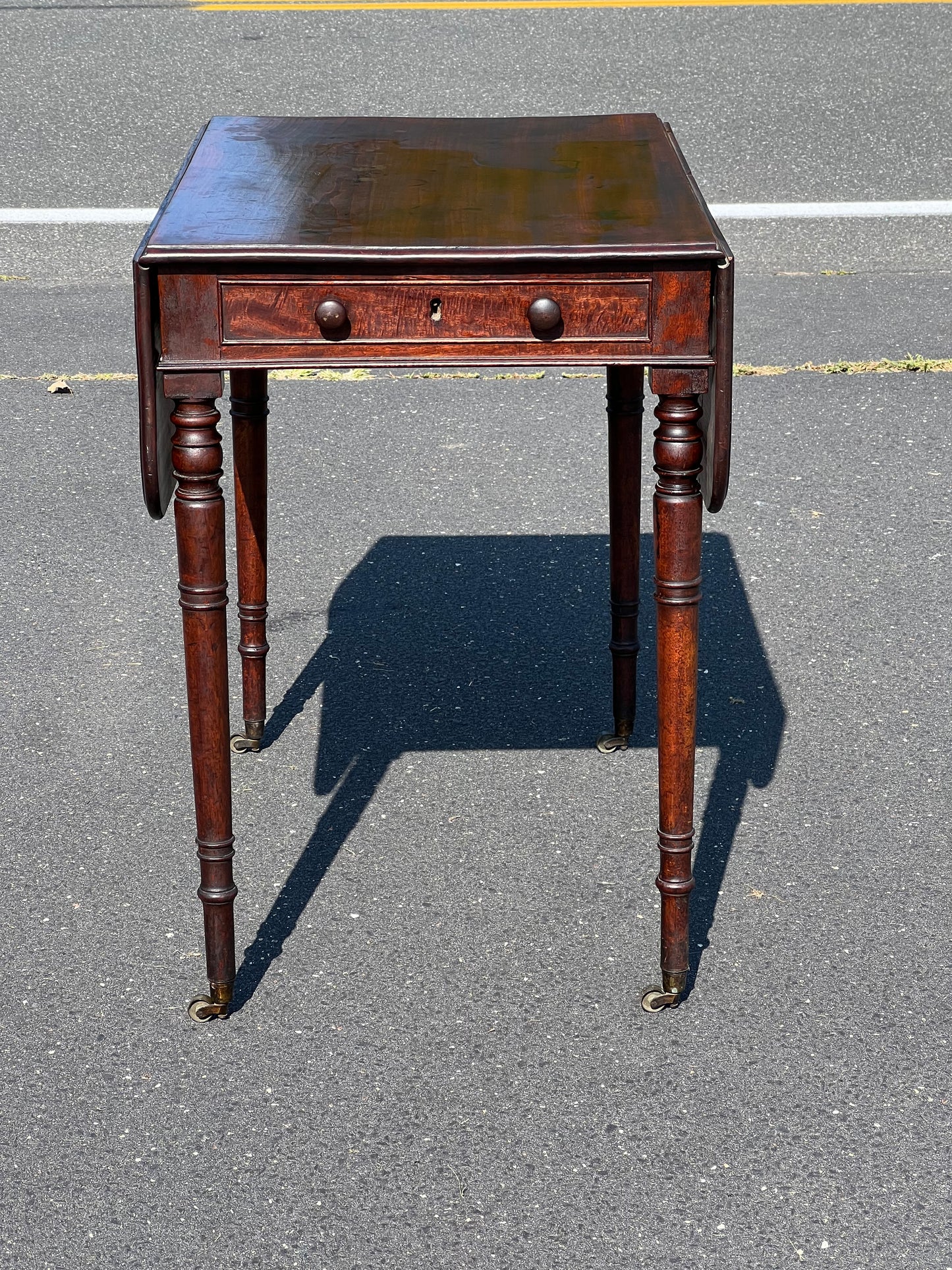 Antique Mahogany George III Sheraton Drop Leaf Table c. Late 18th Century