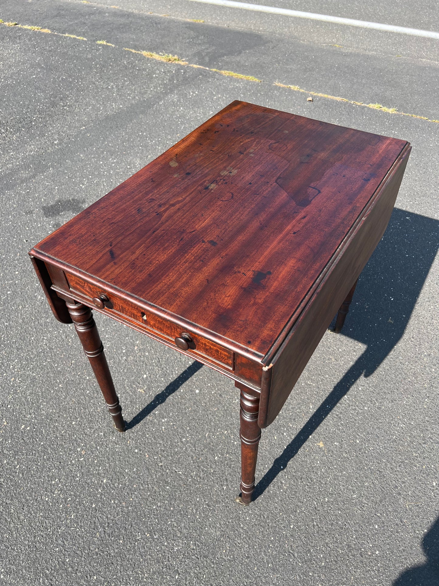 Antique Mahogany George III Sheraton Drop Leaf Table c. Late 18th Century