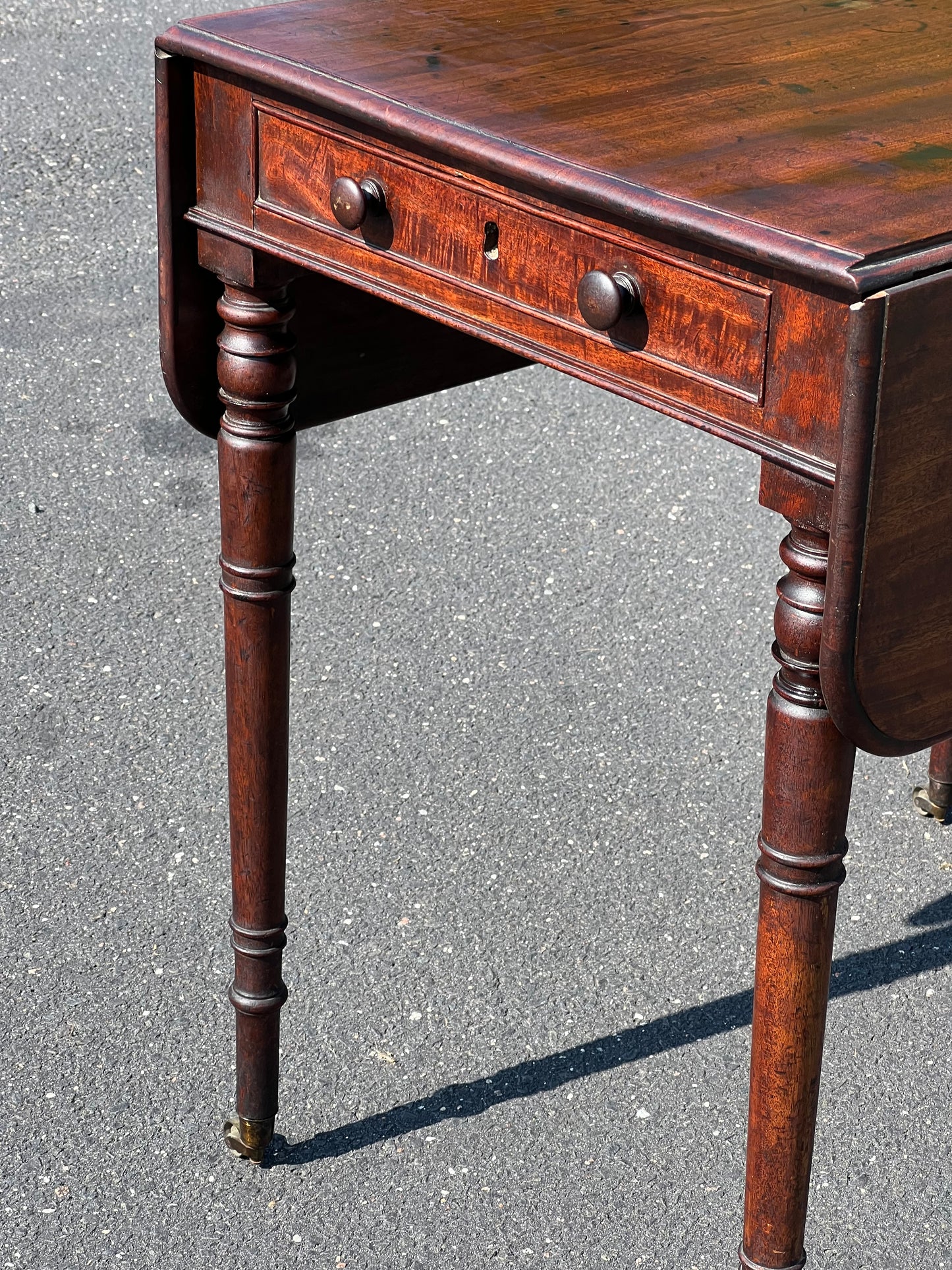 Antique Mahogany George III Sheraton Drop Leaf Table c. Late 18th Century