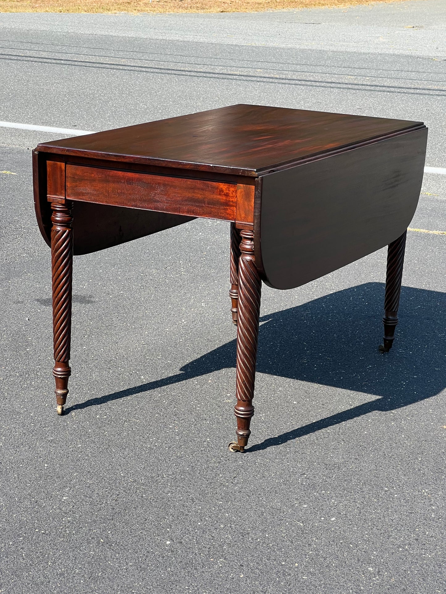 Antique Federal Mahogany Drop Leaf Table c. 1830