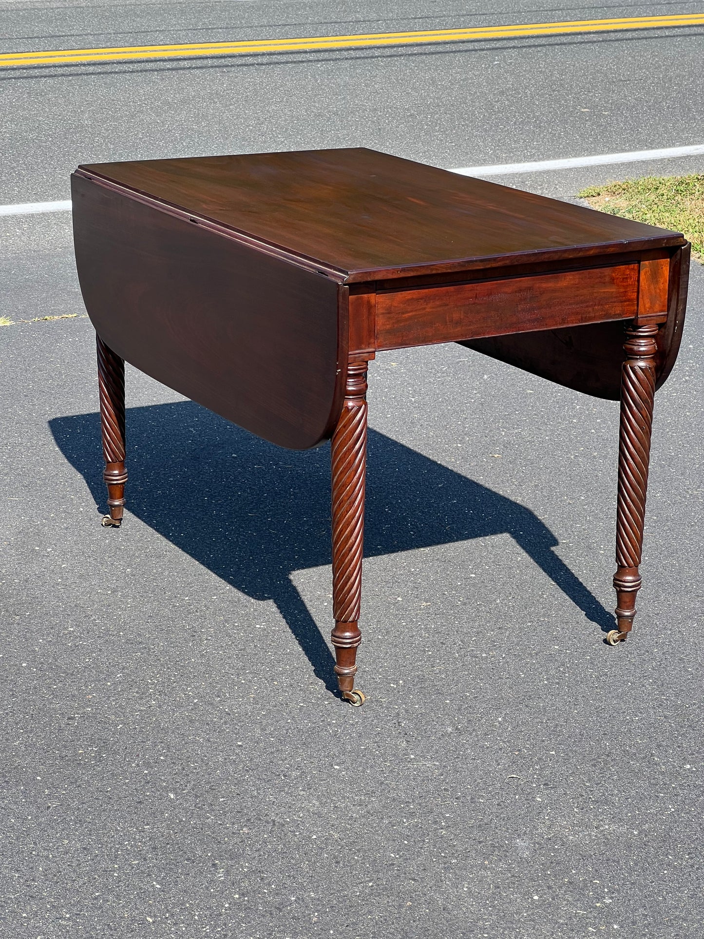 Antique Federal Mahogany Drop Leaf Table c. 1830