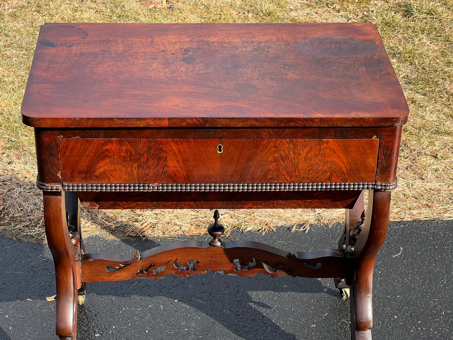 Antique Victorian Mahogany Sow Belly Sewing Stand c. 1850