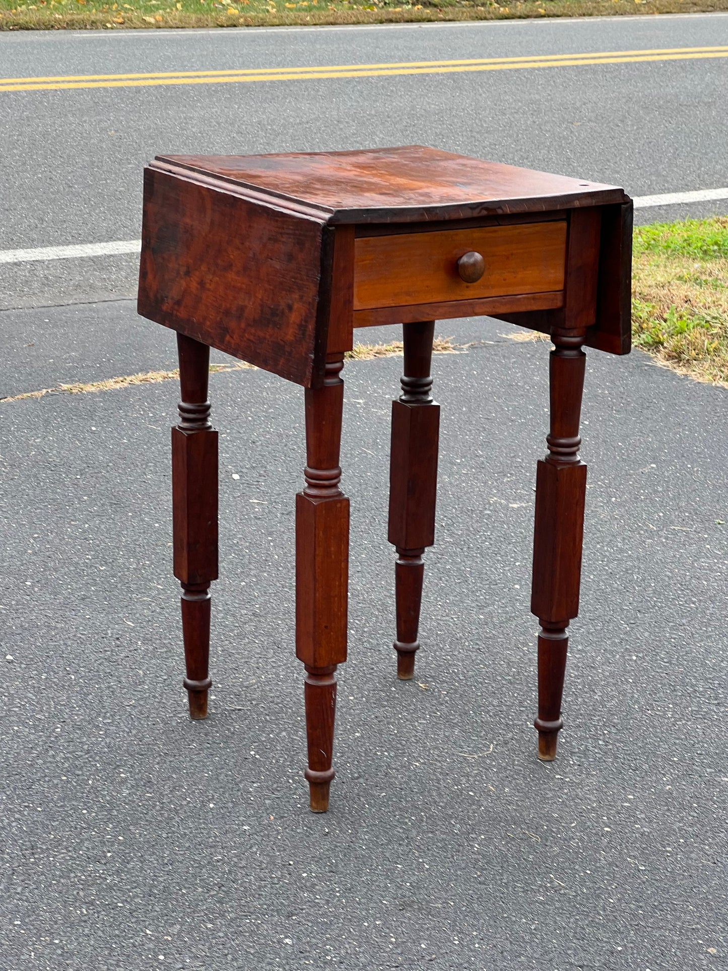 Antique New York Sheraton One Drawer Stand c. 1800