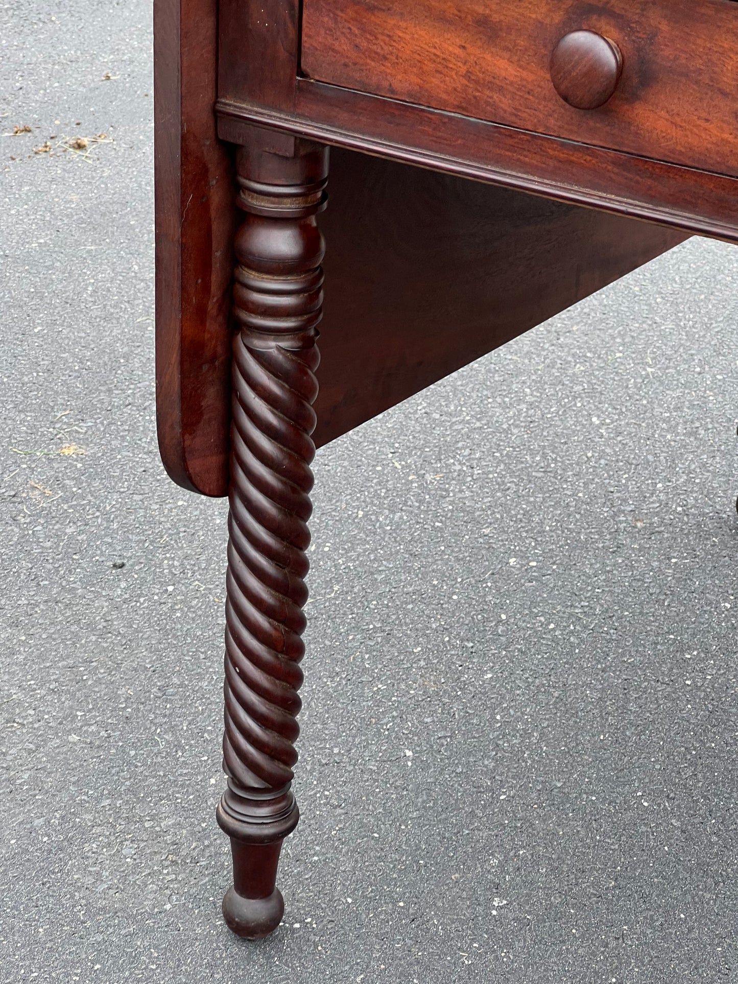 Antique Federal Solid Mahogany Dropleaf Table c. 1820