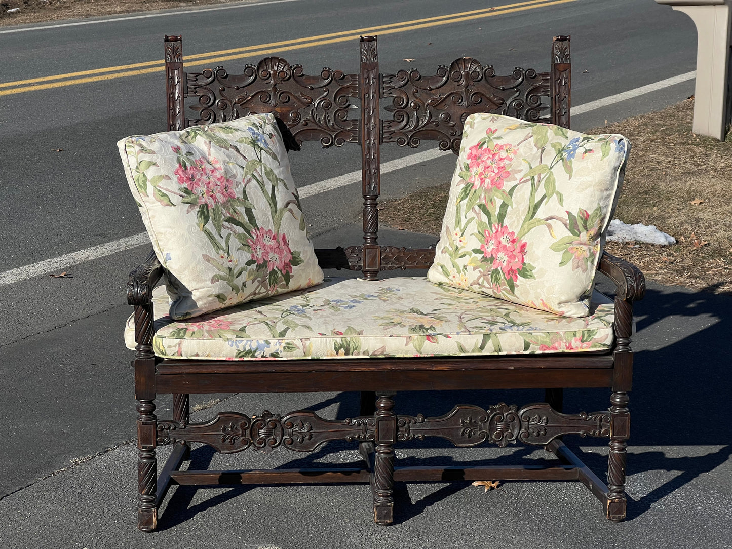 Great 19th Century Antique Renaissance Revival Carved Oak Settee