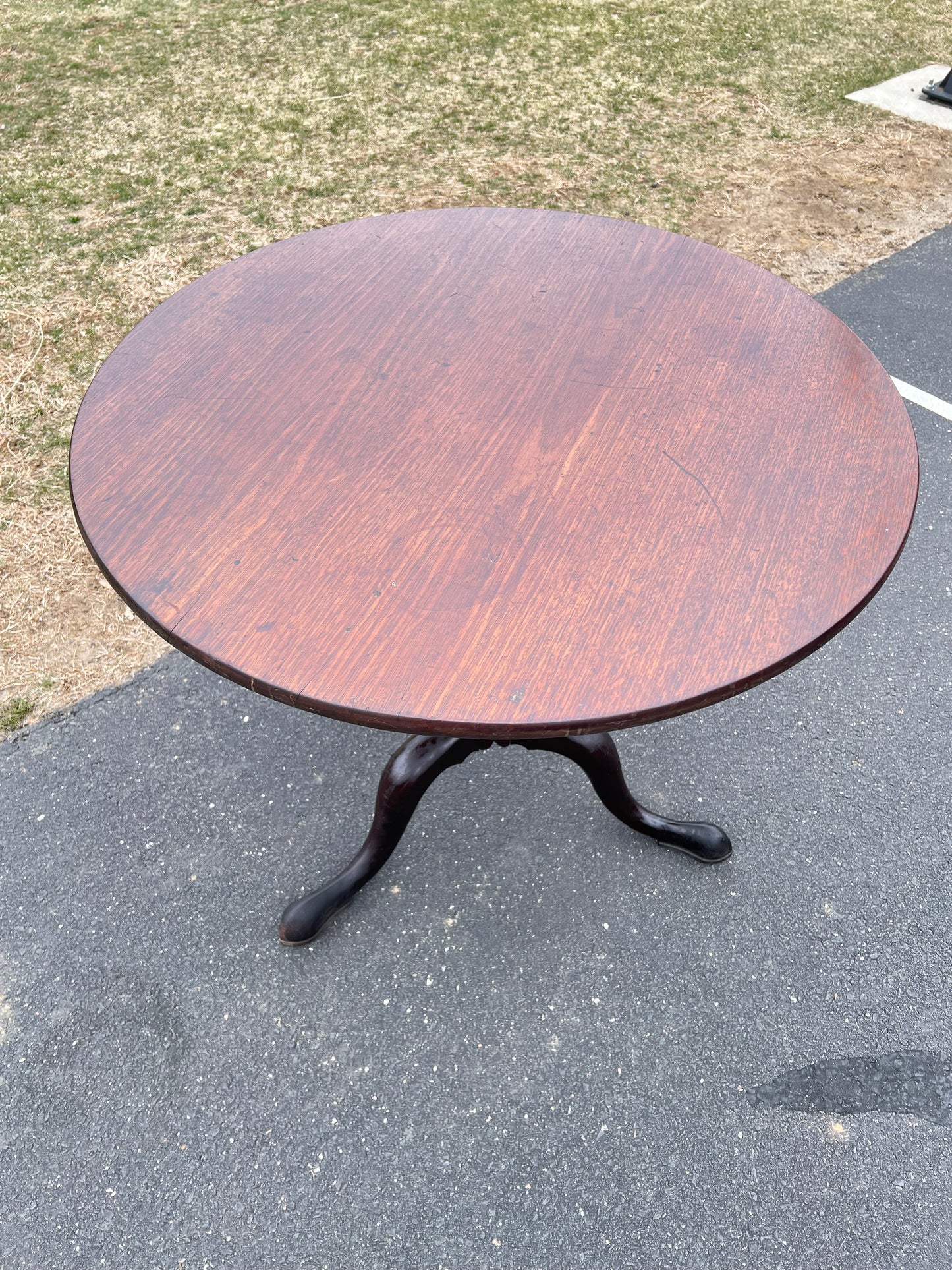 Antique Queen Anne Mahogany Tilt Top Breakfast Table c. Early 19th Century