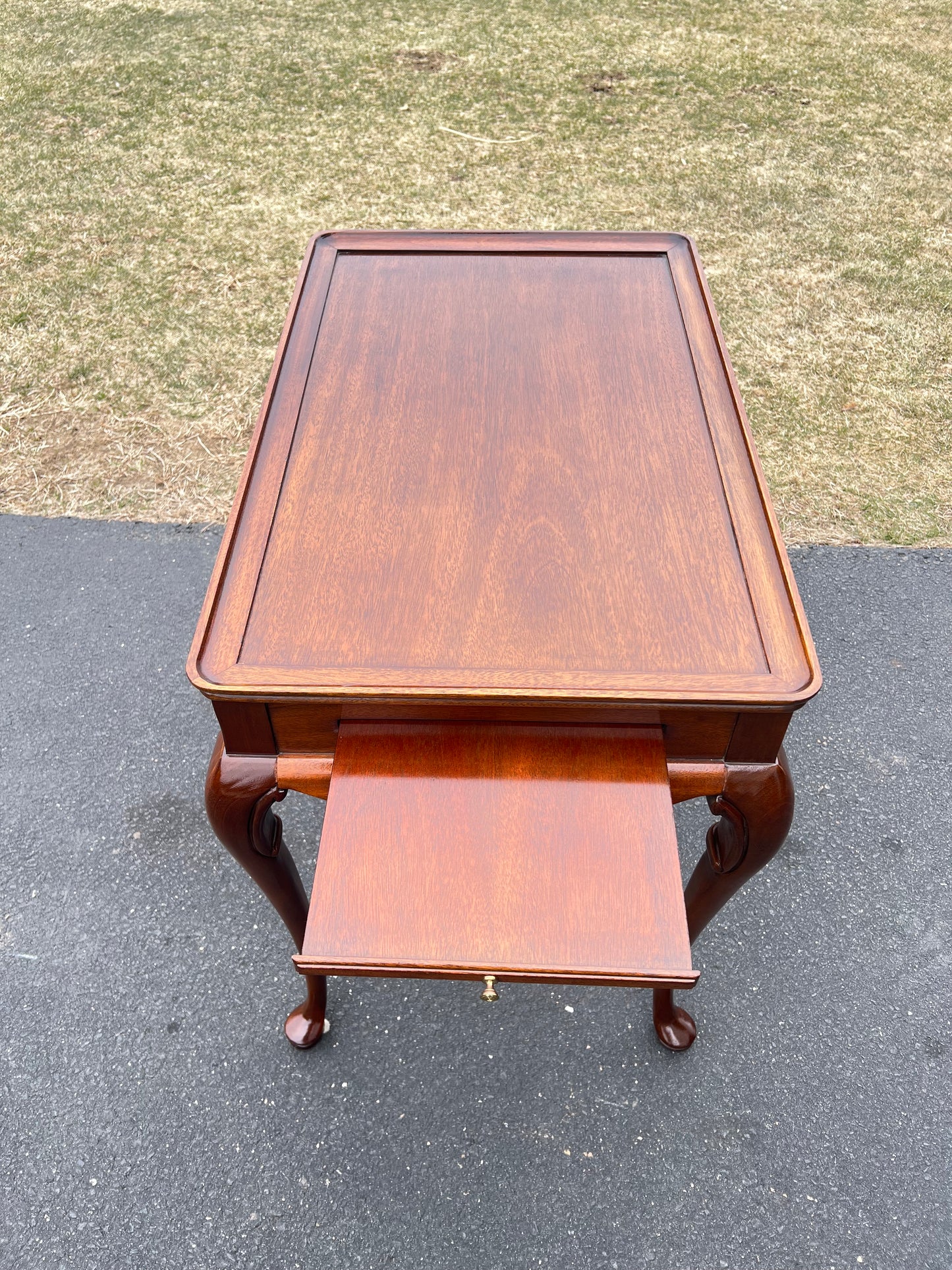 Vintage Queen Anne Style Mahogany Tea Table