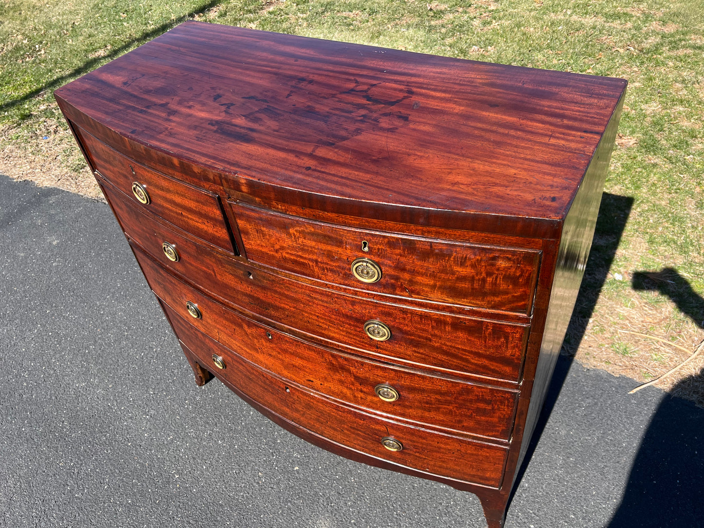 Colonial American Made Georgian Mahogany Bow Front Two Over Three Chest c. 1780