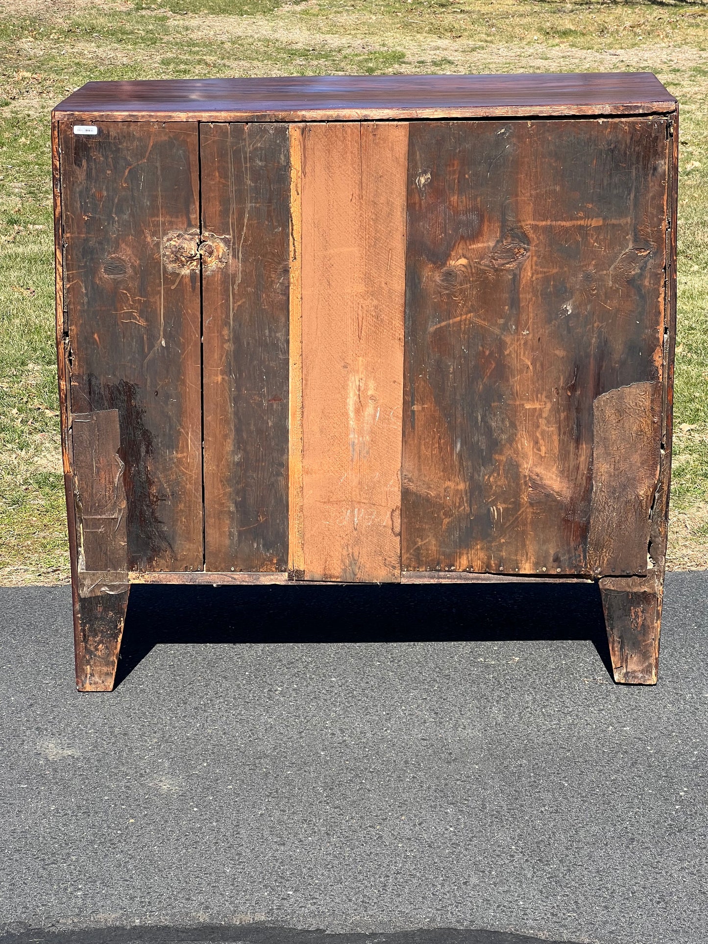 Colonial American Made Georgian Mahogany Bow Front Two Over Three Chest c. 1780