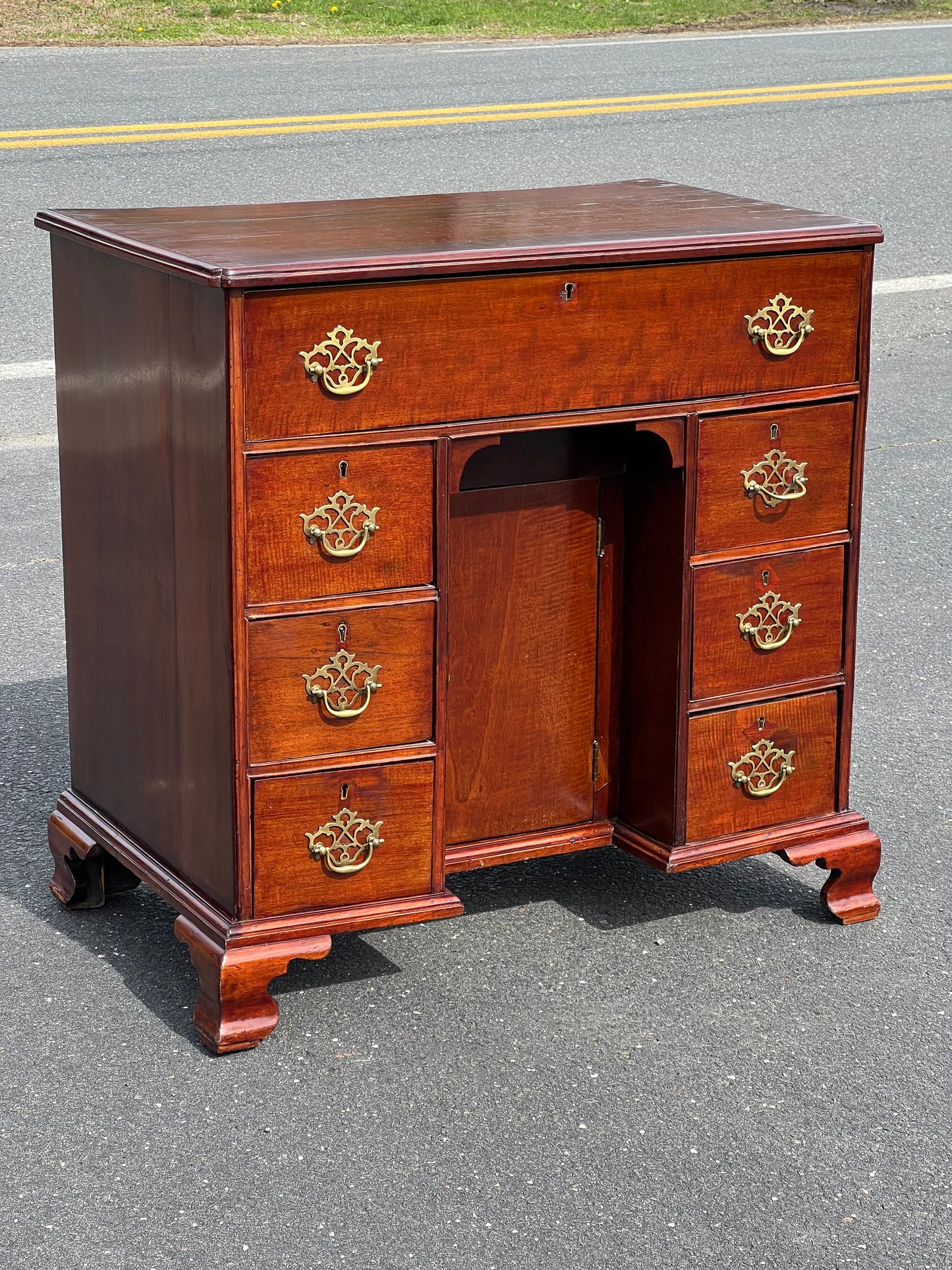 Antique George III Mahogany Kneehole Desk c. Late 18th Century