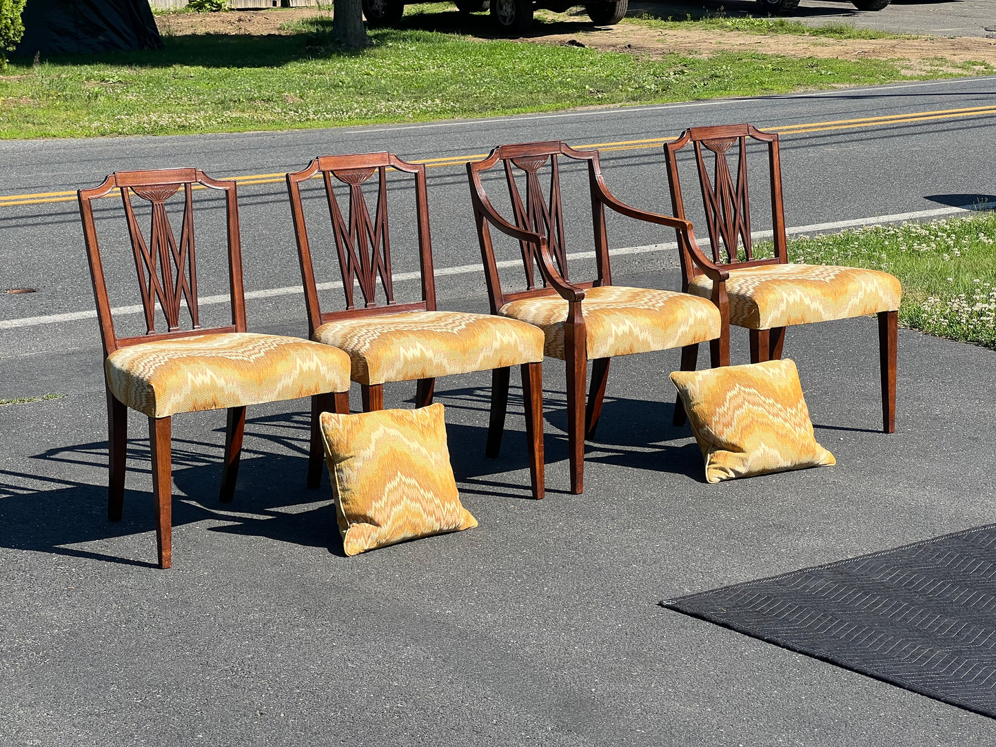 Fine Set of Four Antique 18th Century Carved Mahogany Hepplewhite Chairs