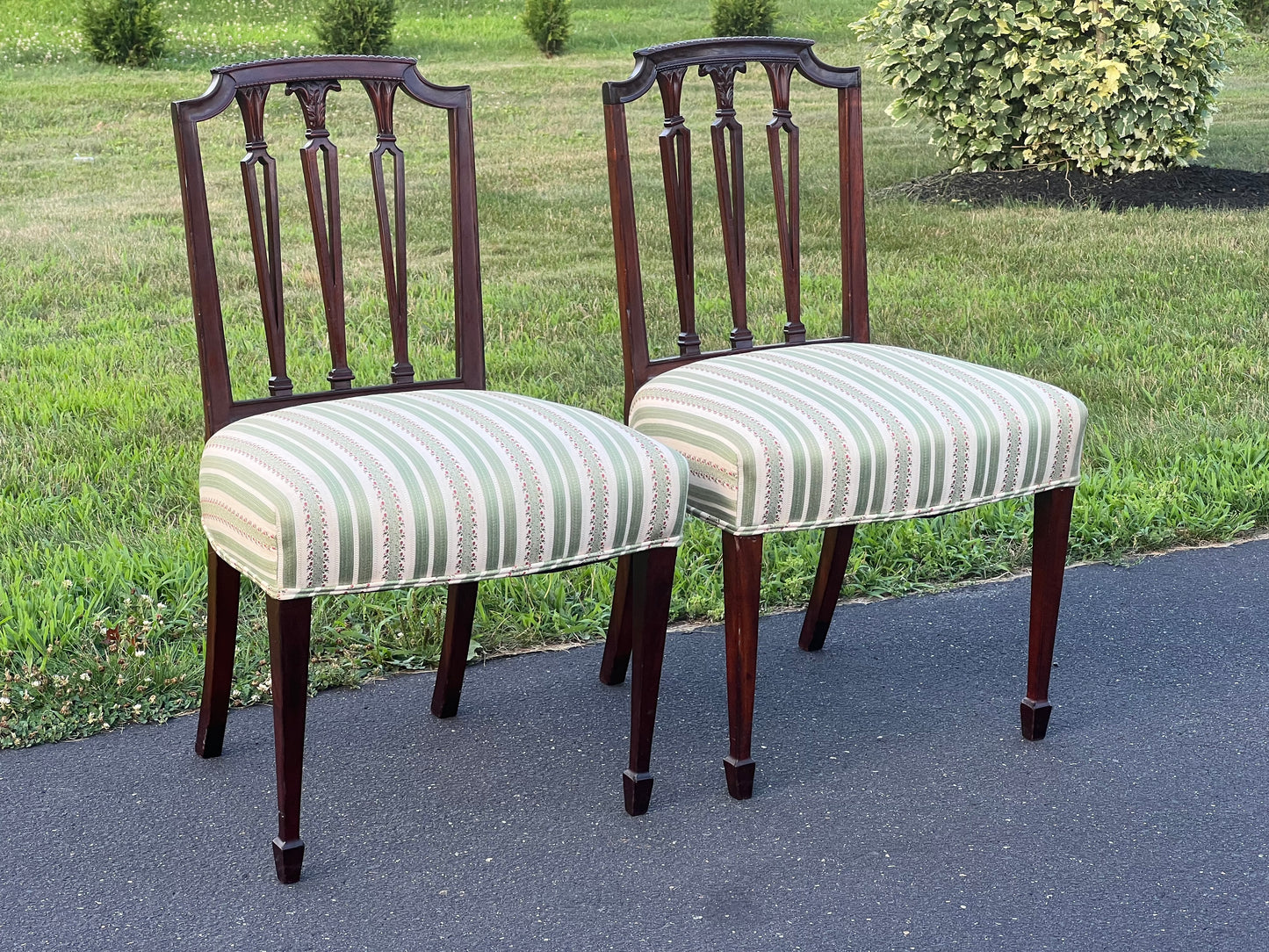 Pair Antique Federal Period Mahogany Side Chairs