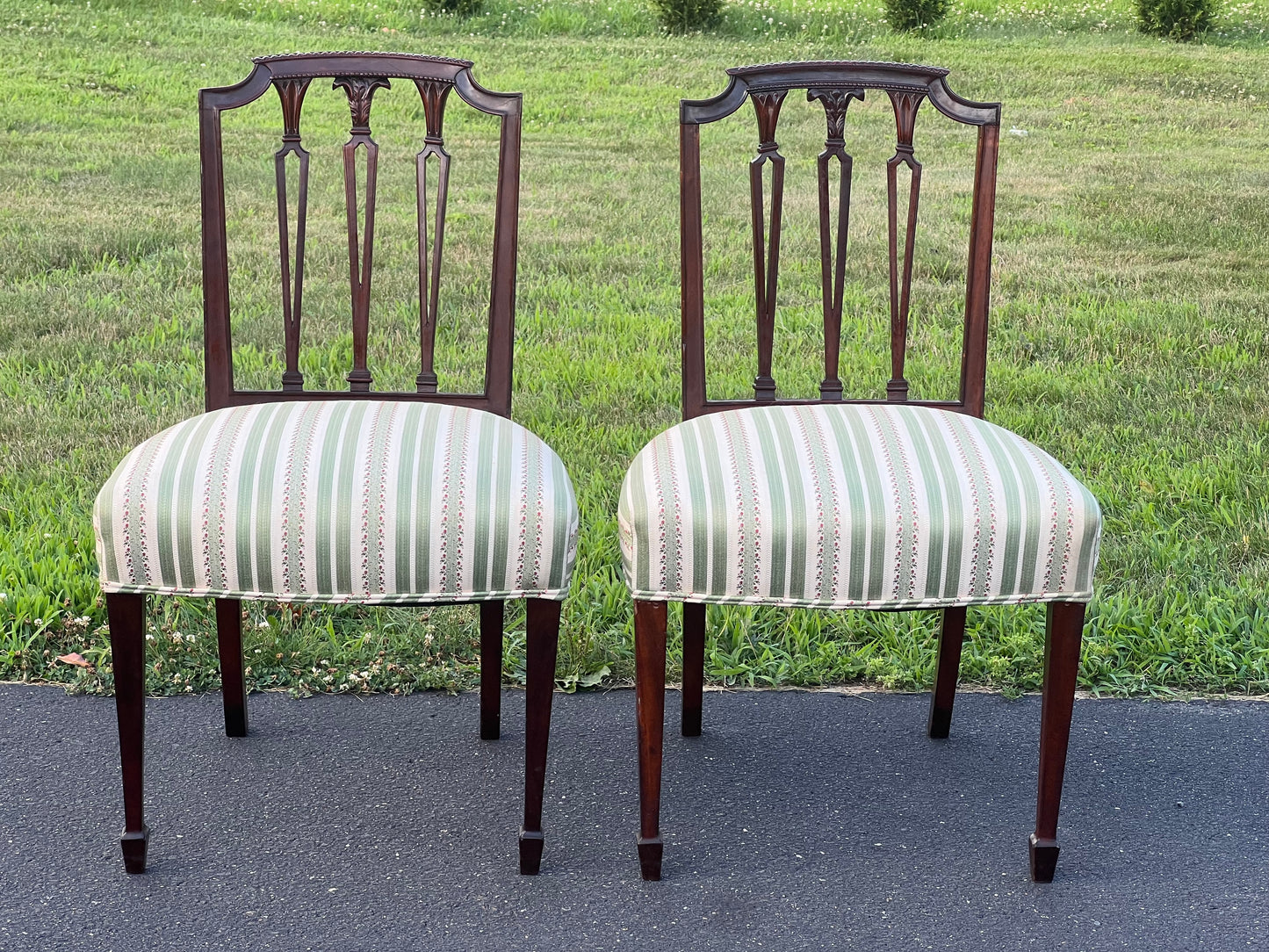 Pair Antique Federal Period Mahogany Side Chairs