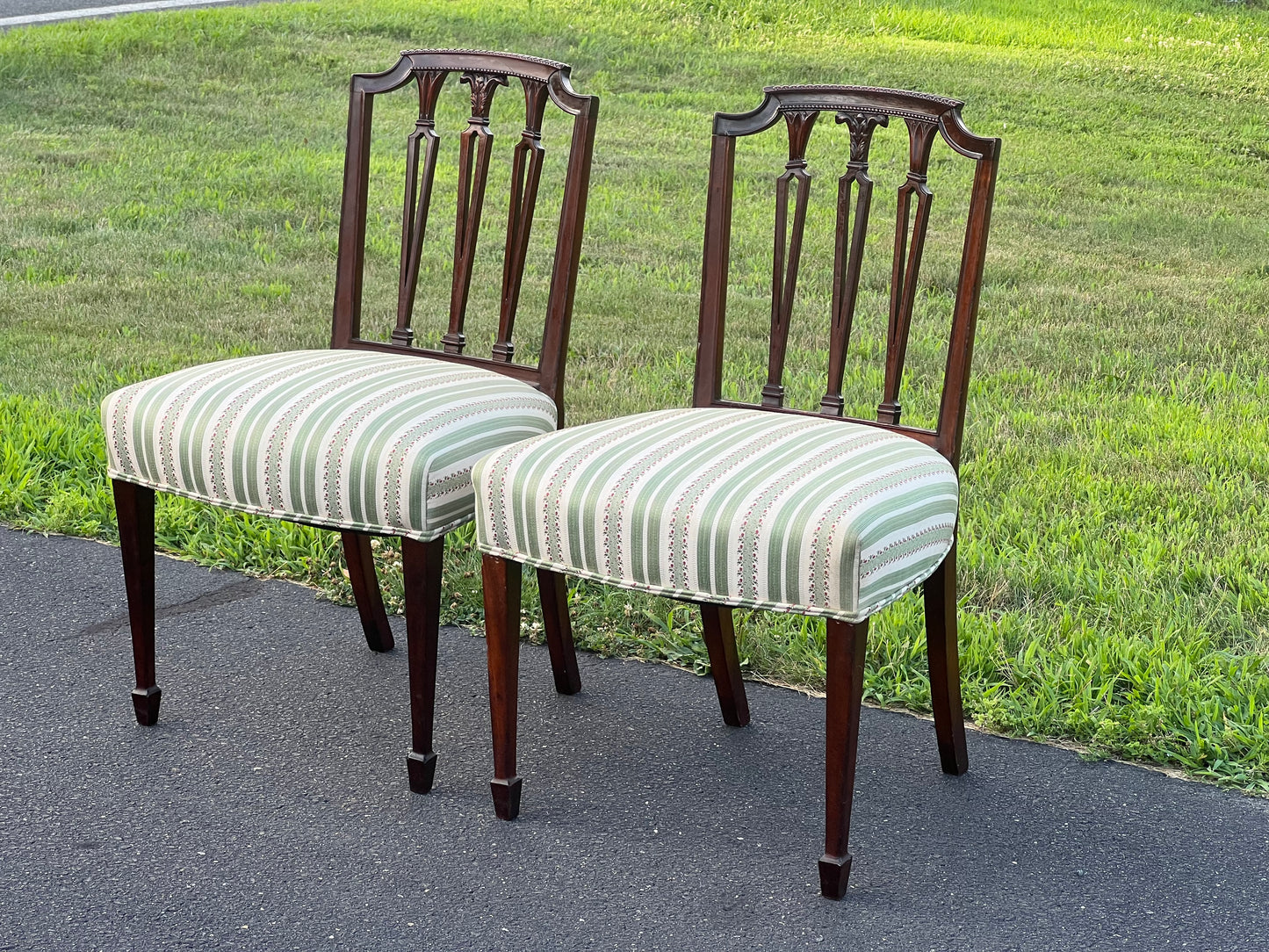 Pair Antique Federal Period Mahogany Side Chairs